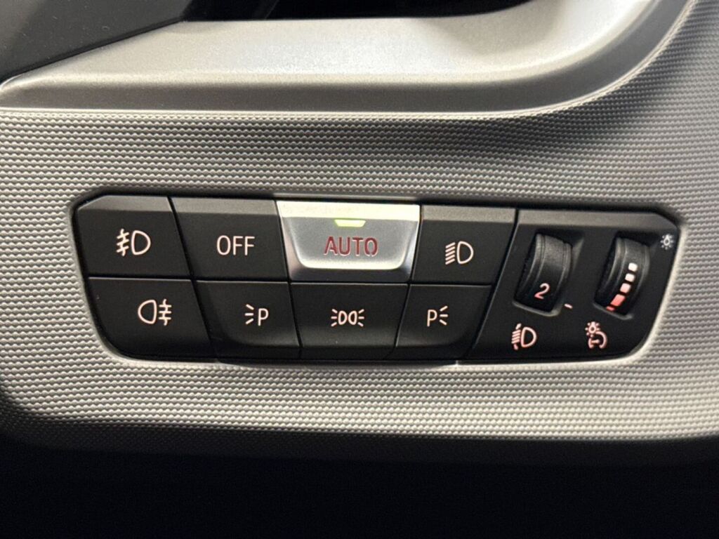 BMW 118 2020 Valkoinen