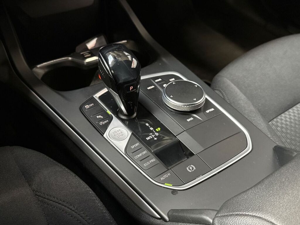 BMW 118 2020 Valkoinen