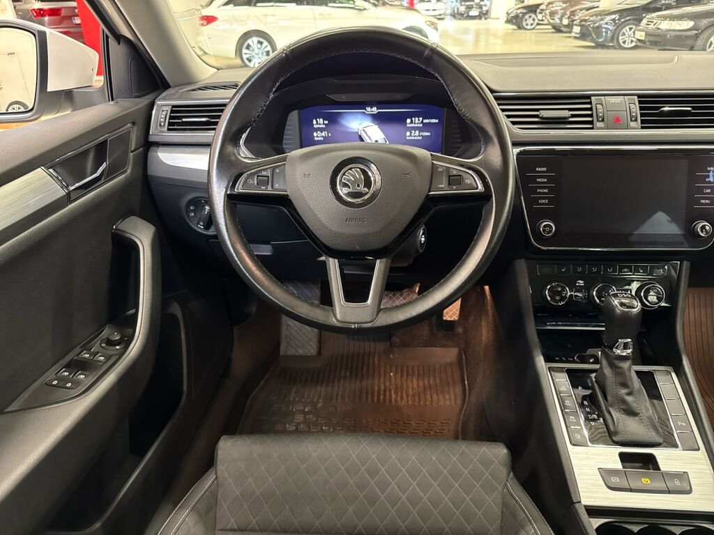 Skoda Superb 2020 Valkoinen