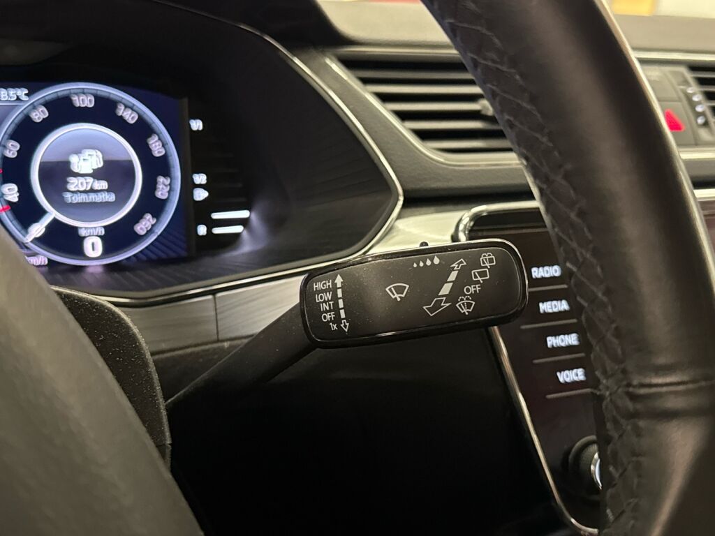 Skoda Superb 2020 Valkoinen