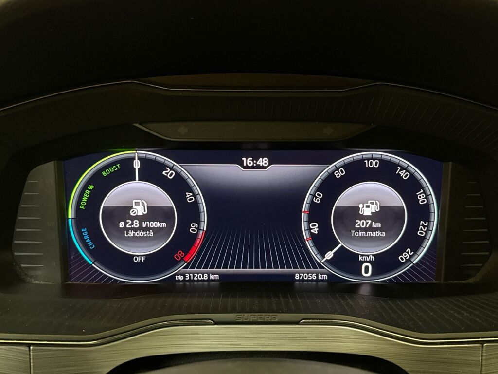 Skoda Superb 2020 Valkoinen