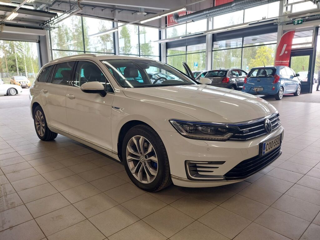 Volkswagen Passat 2016 Valkoinen