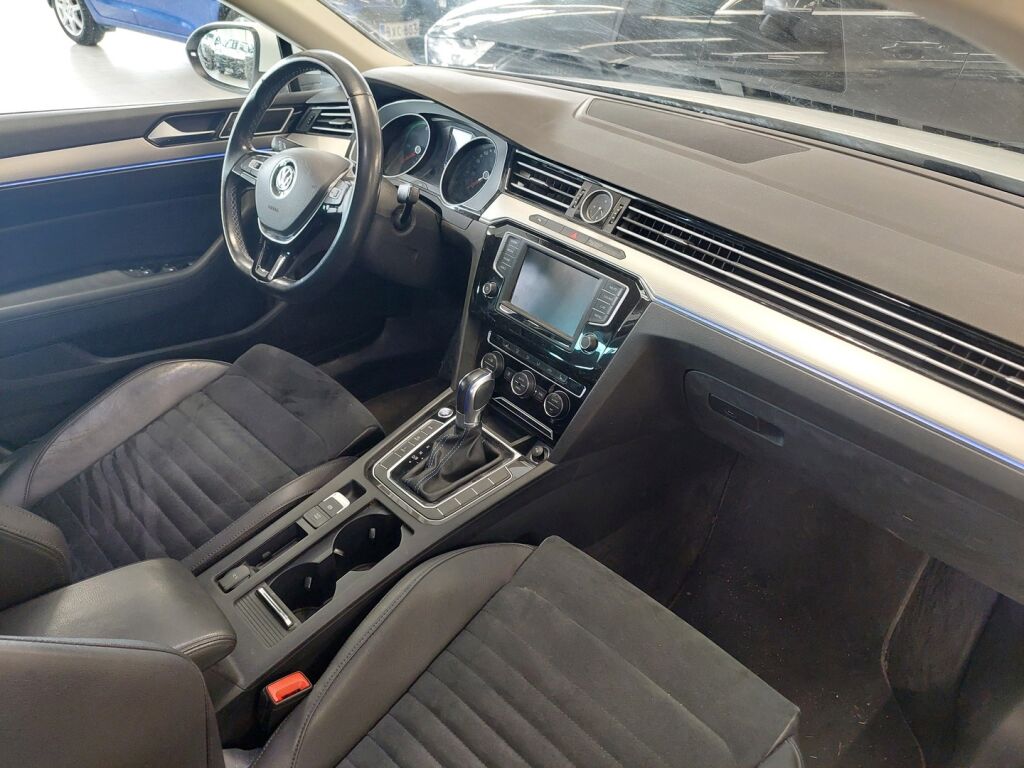 Volkswagen Passat 2016 Valkoinen