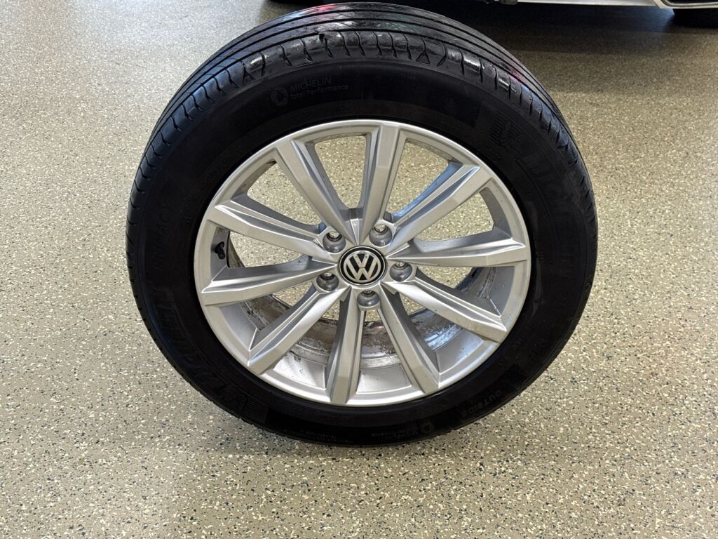 Volkswagen Passat 2016 Valkoinen