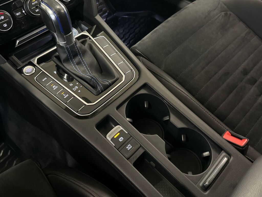 Volkswagen Passat 2016 Valkoinen
