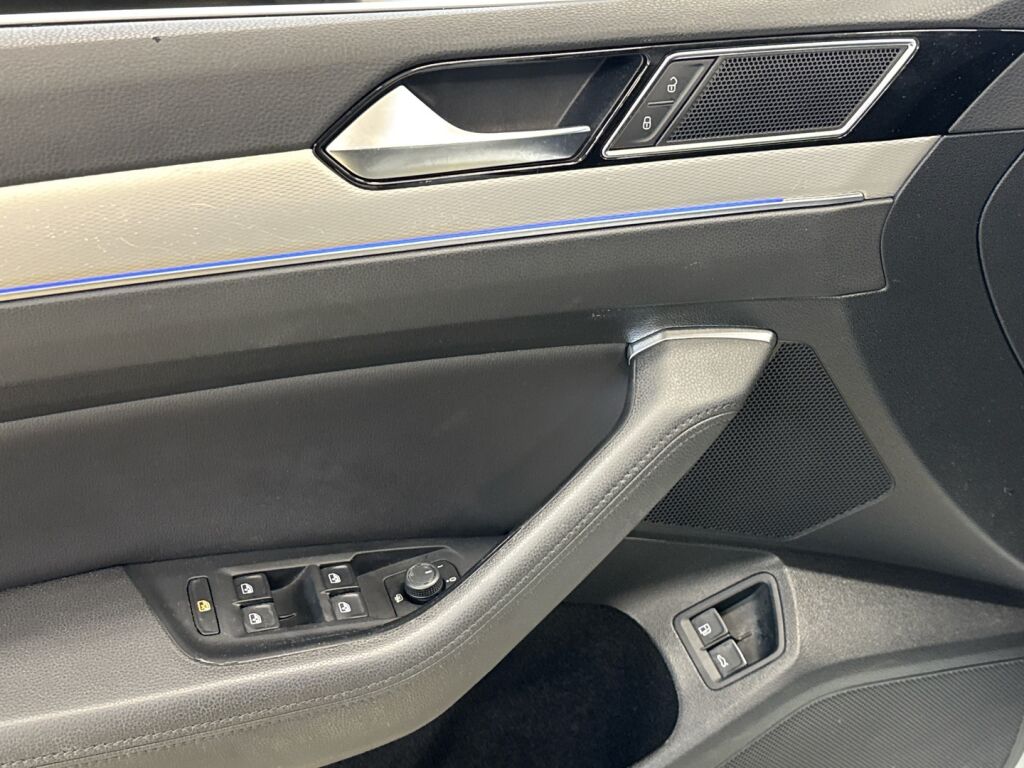 Volkswagen Passat 2016 Valkoinen
