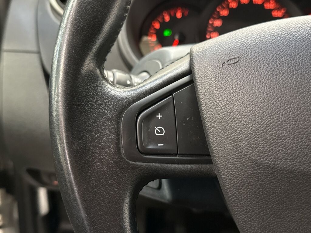 Nissan NV250 2020 Valkoinen