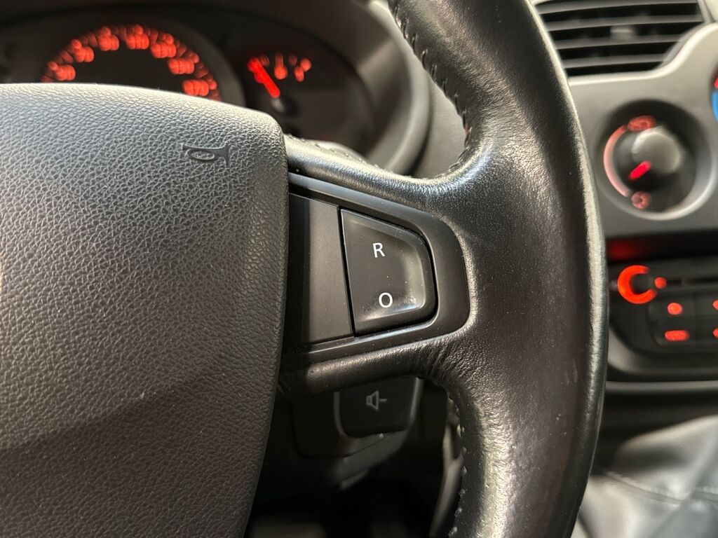 Nissan NV250 2020 Valkoinen