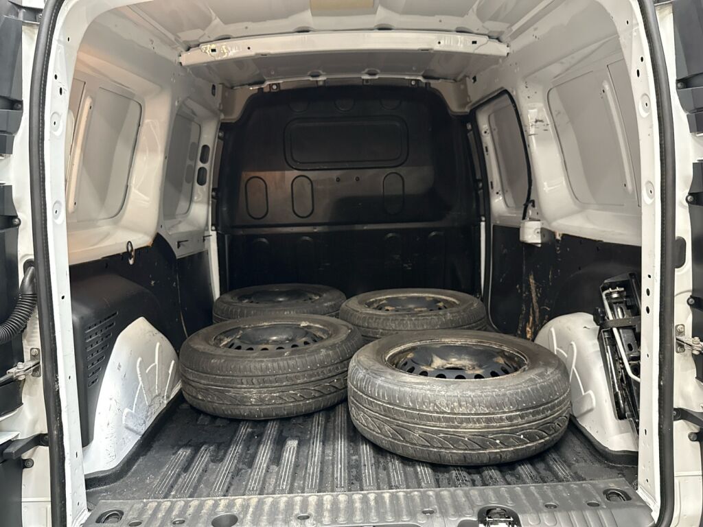 Nissan NV250 2020 Valkoinen