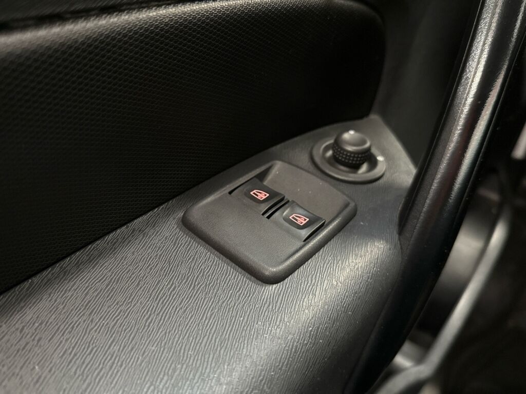 Nissan NV250 2020 Valkoinen