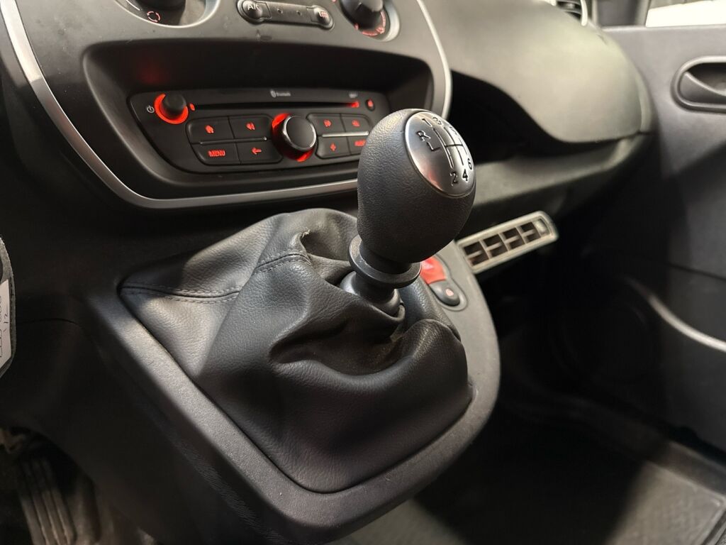 Nissan NV250 2020 Valkoinen