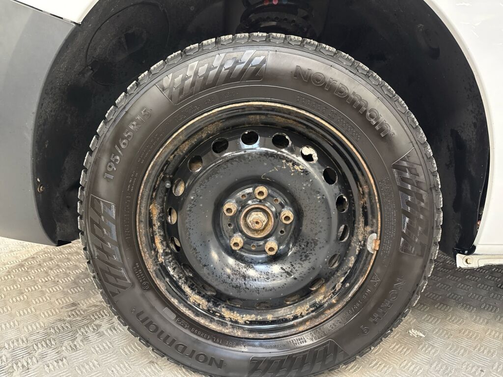 Nissan NV250 2020 Valkoinen