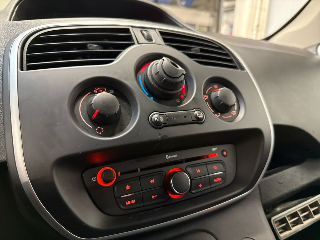 Nissan NV250 2020 Valkoinen