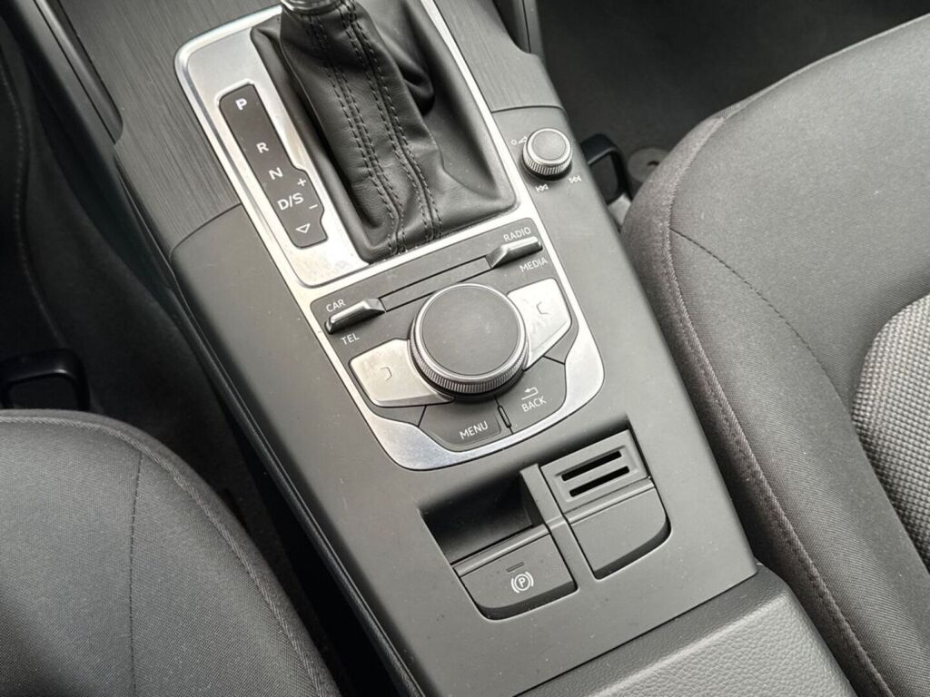 Audi A3 2020 Harmaa