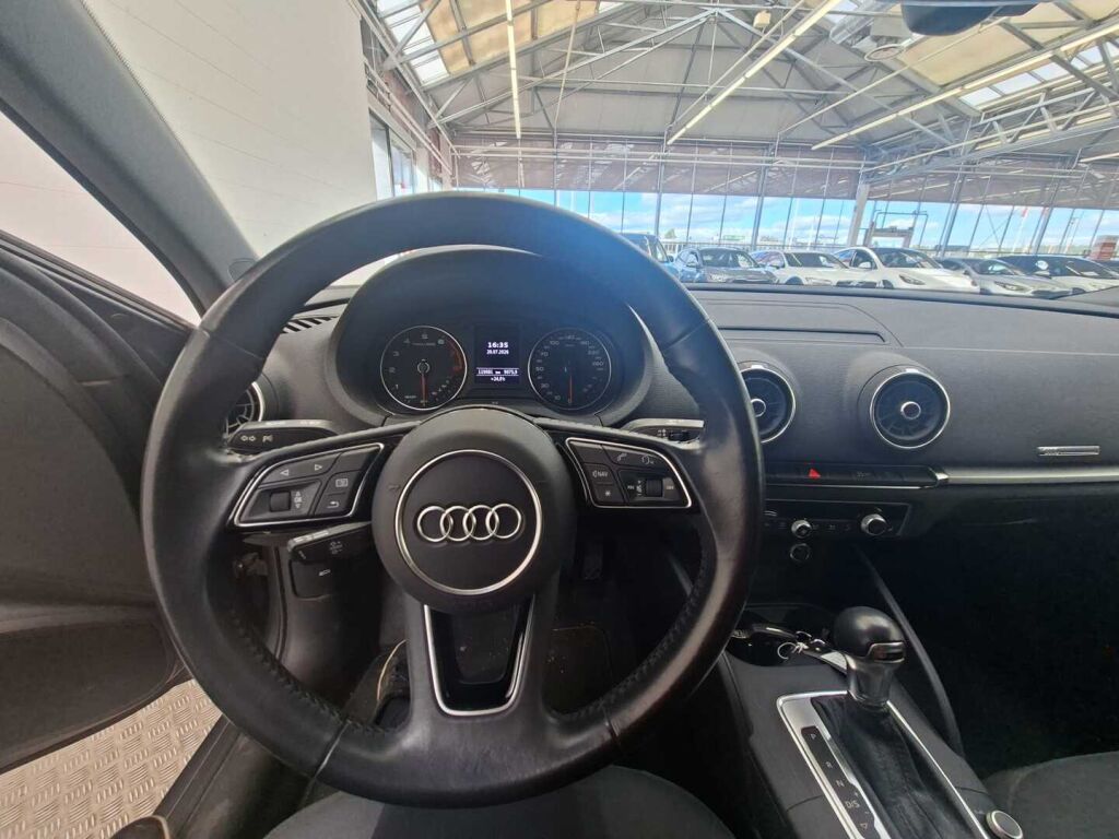 Audi A3 2020 Harmaa
