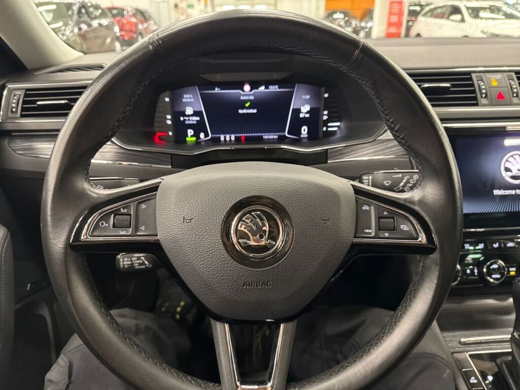Skoda Superb 2020 Harmaa