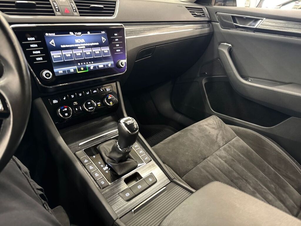 Skoda Superb 2020 Harmaa