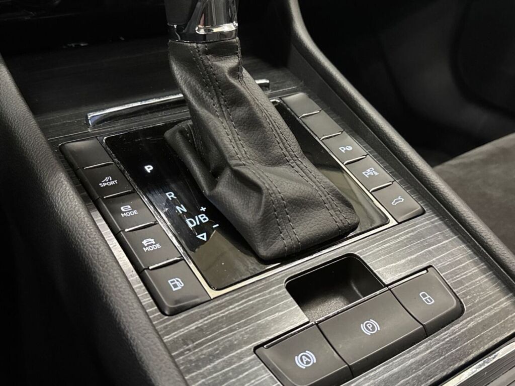 Skoda Superb 2020 Harmaa
