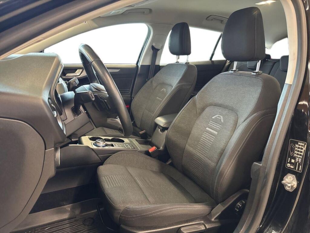 Ford Focus 2020 Metallinhohto Musta (Agate Black Metallic)