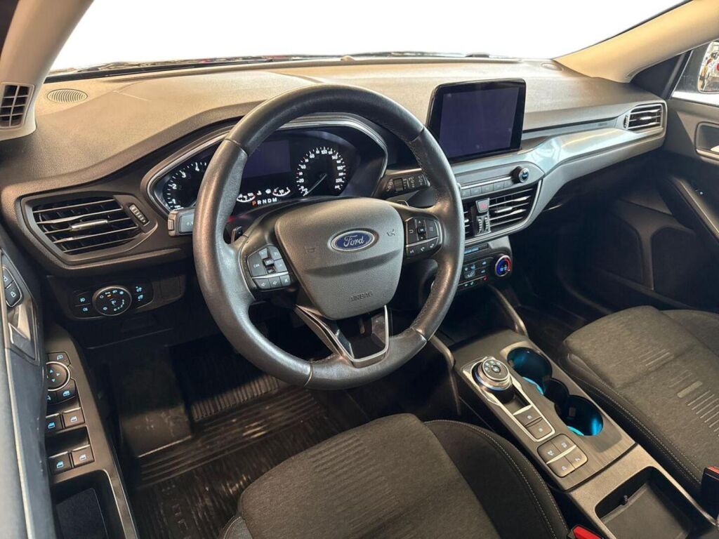 Ford Focus 2020 Metallinhohto Musta (Agate Black Metallic)