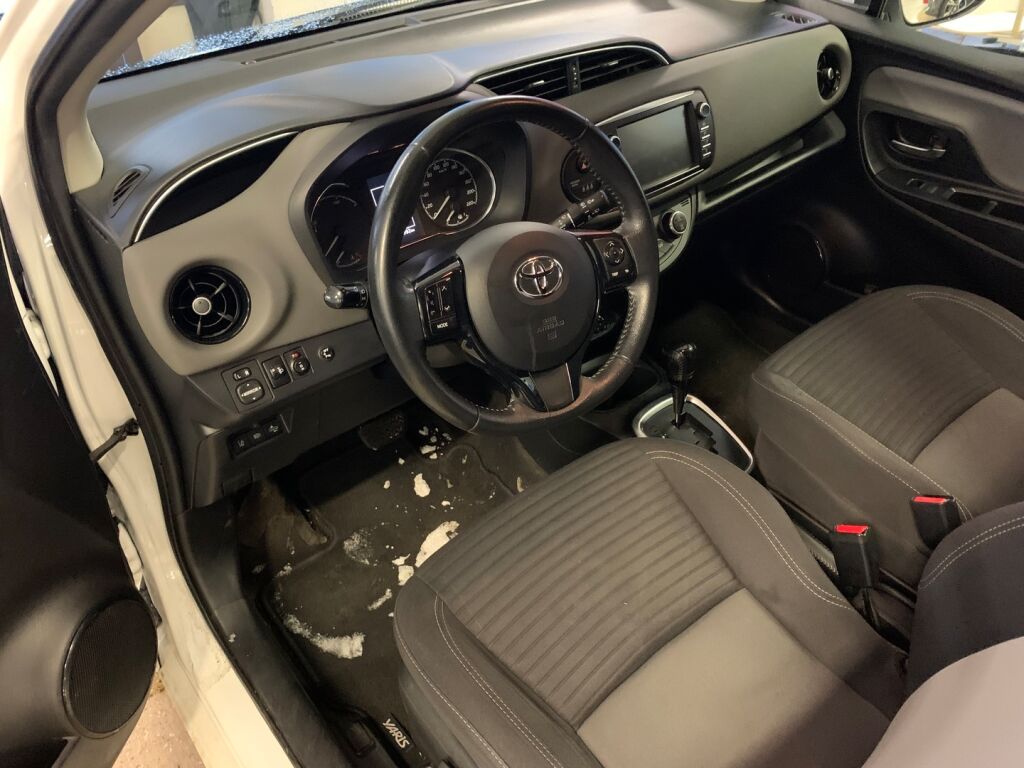 Toyota Yaris 2020 Valkoinen