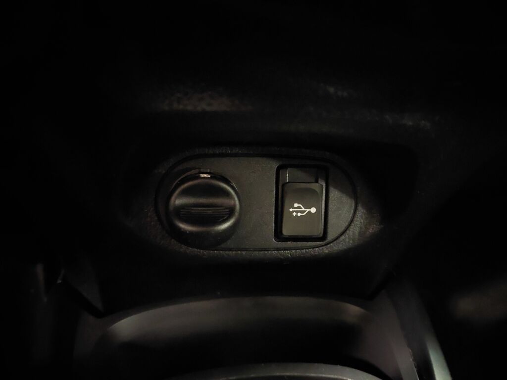 Toyota Yaris 2020 Valkoinen