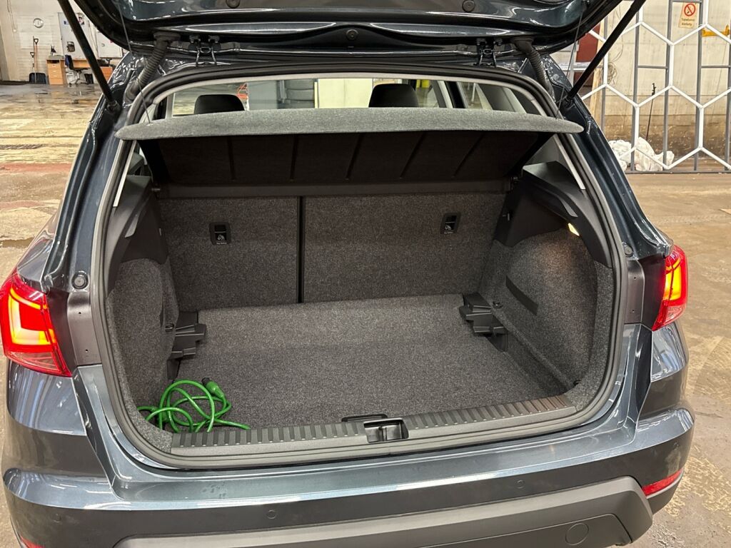 Seat Arona 2020 Harmaa