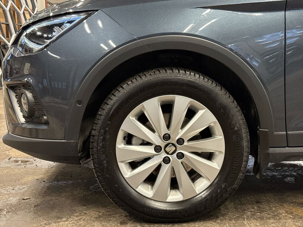 Seat Arona 2020 Harmaa