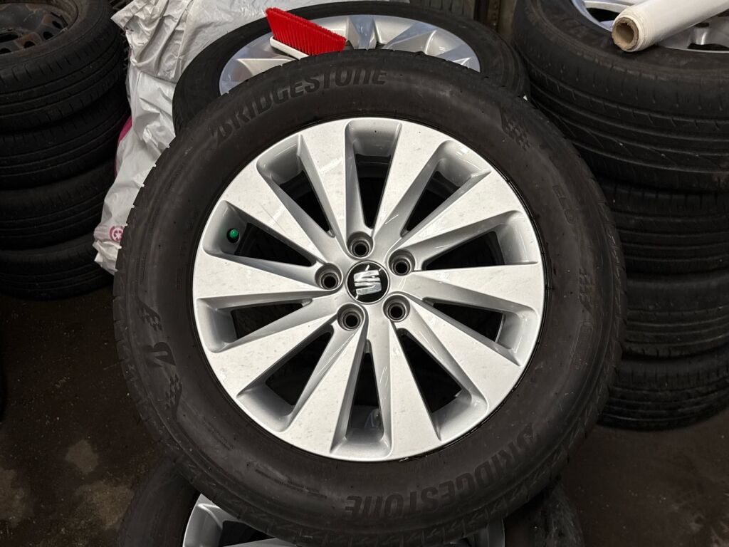 Seat Arona 2020 Harmaa