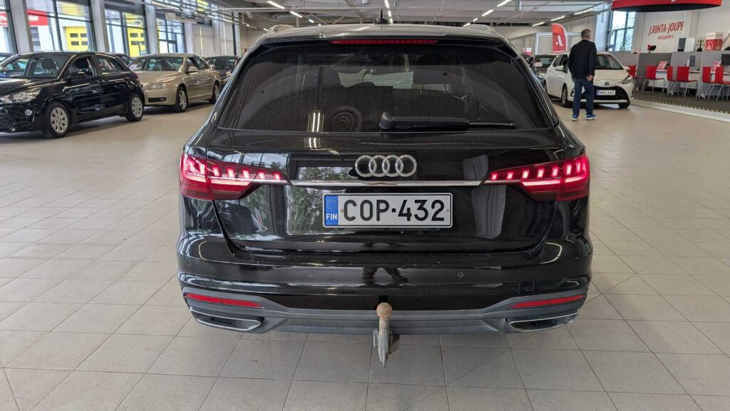 Audi A4 2020 Musta