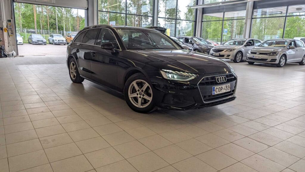 Audi A4 2020 Musta