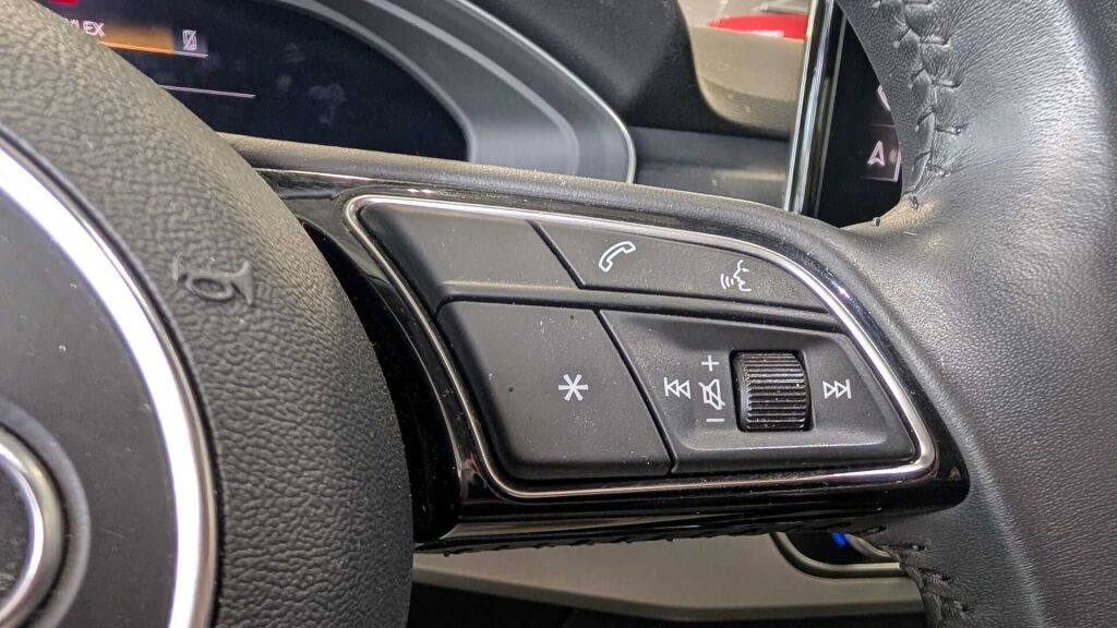 Audi A4 2020 Musta