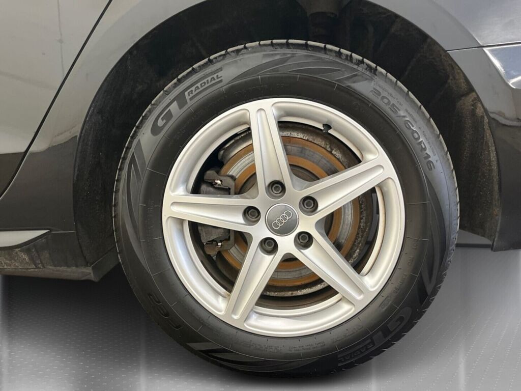 Audi A4 2020 Musta
