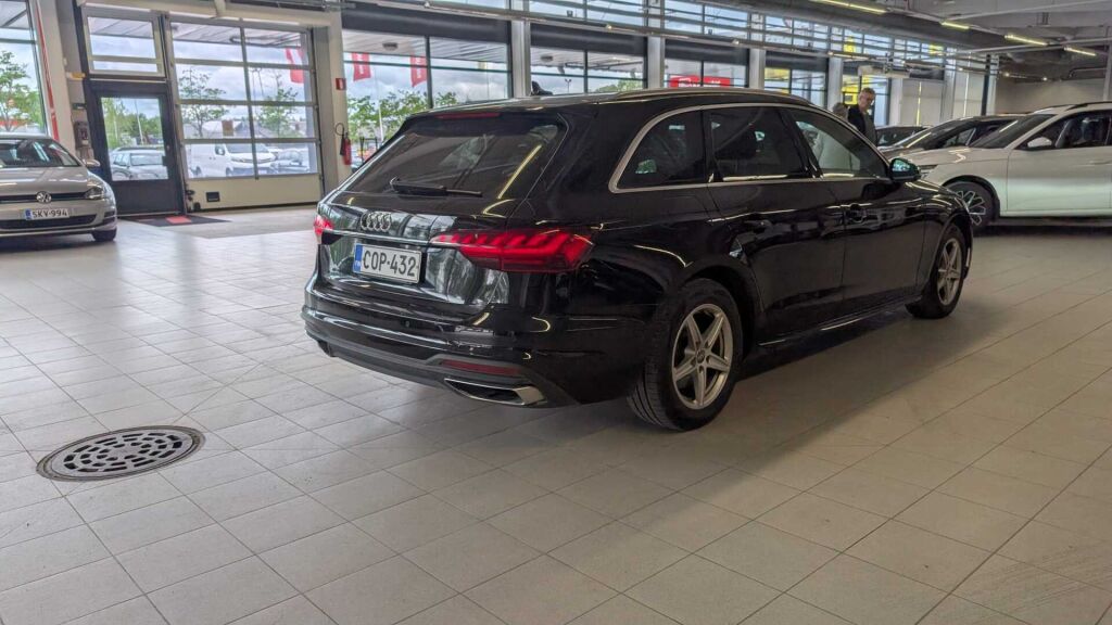 Audi A4 2020 Musta