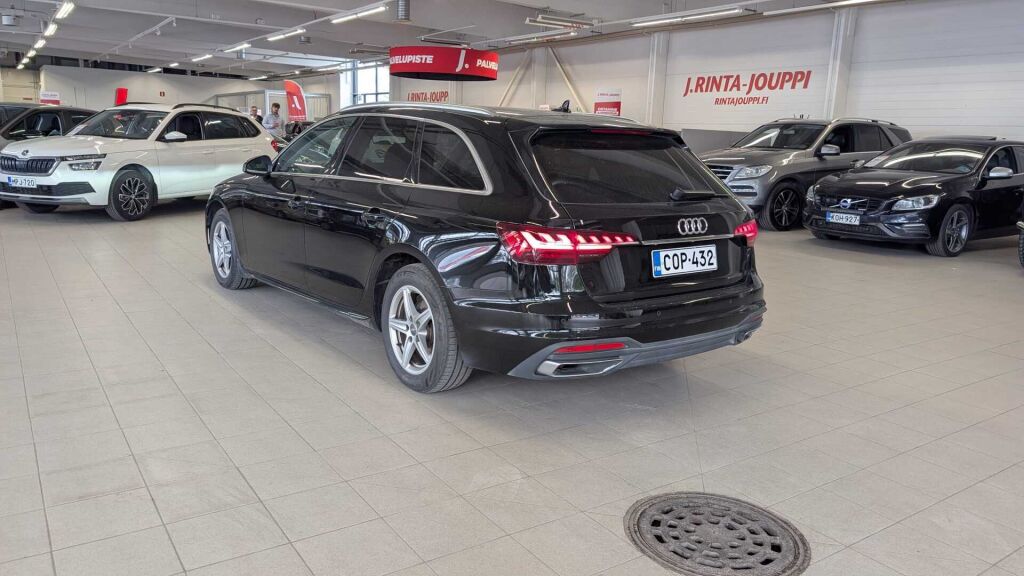 Audi A4 2020 Musta