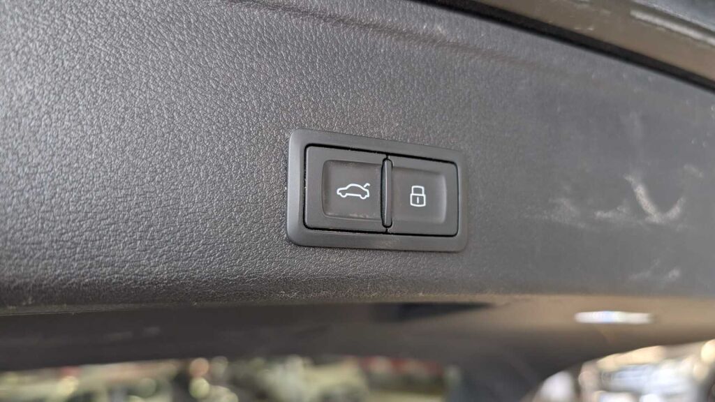Audi A4 2020 Musta