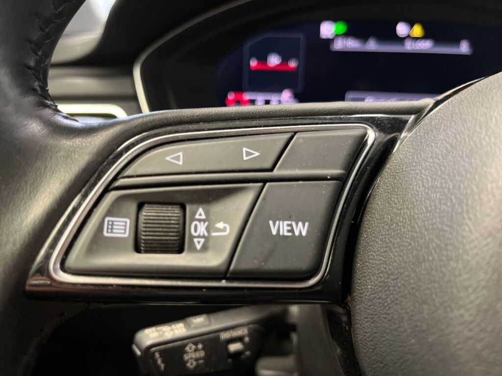 Audi A4 2020 Musta
