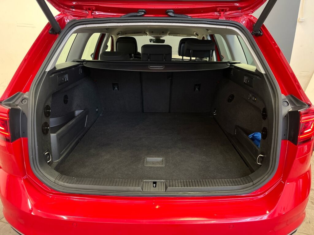 Volkswagen Passat 2020 Punainen
