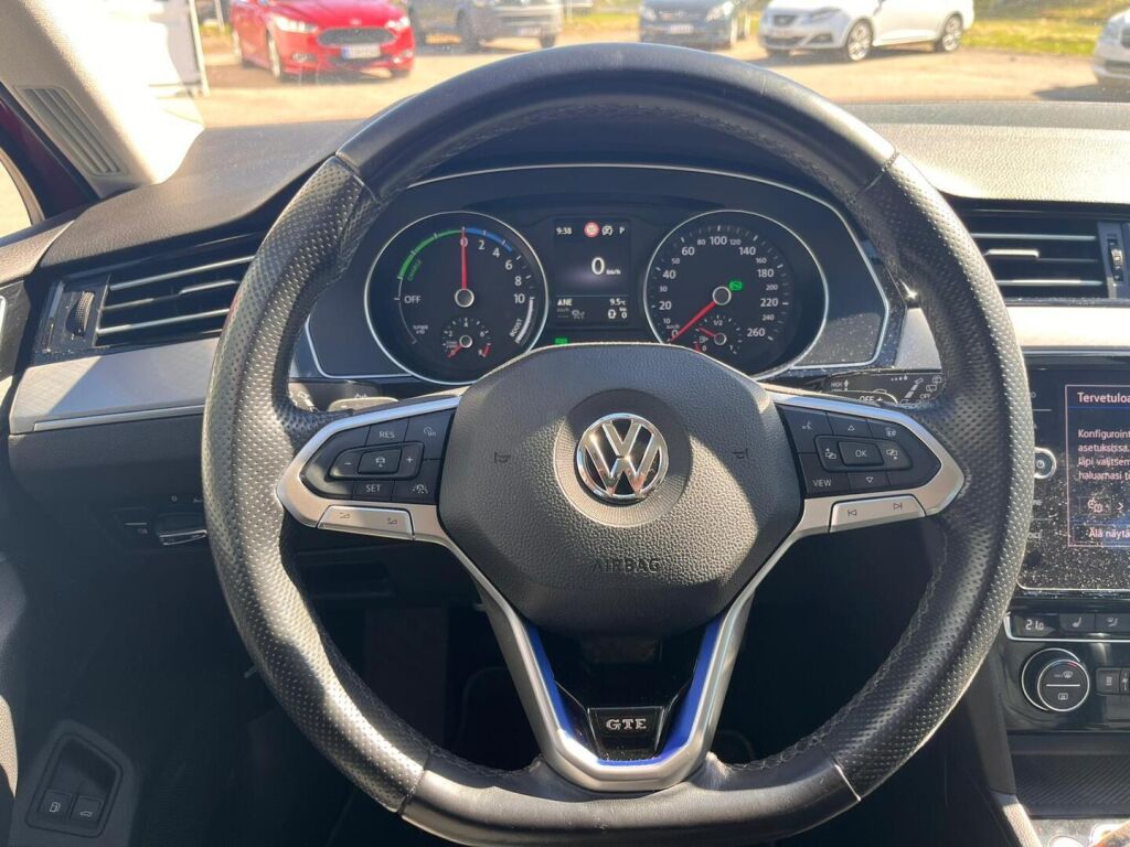 Volkswagen Passat 2020 Punainen