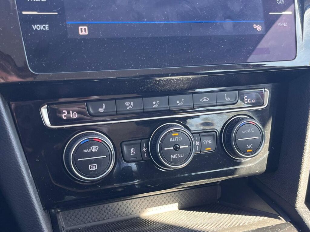 Volkswagen Passat 2020 Punainen