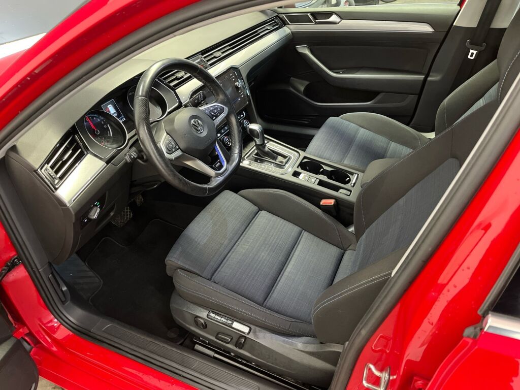 Volkswagen Passat 2020 Punainen