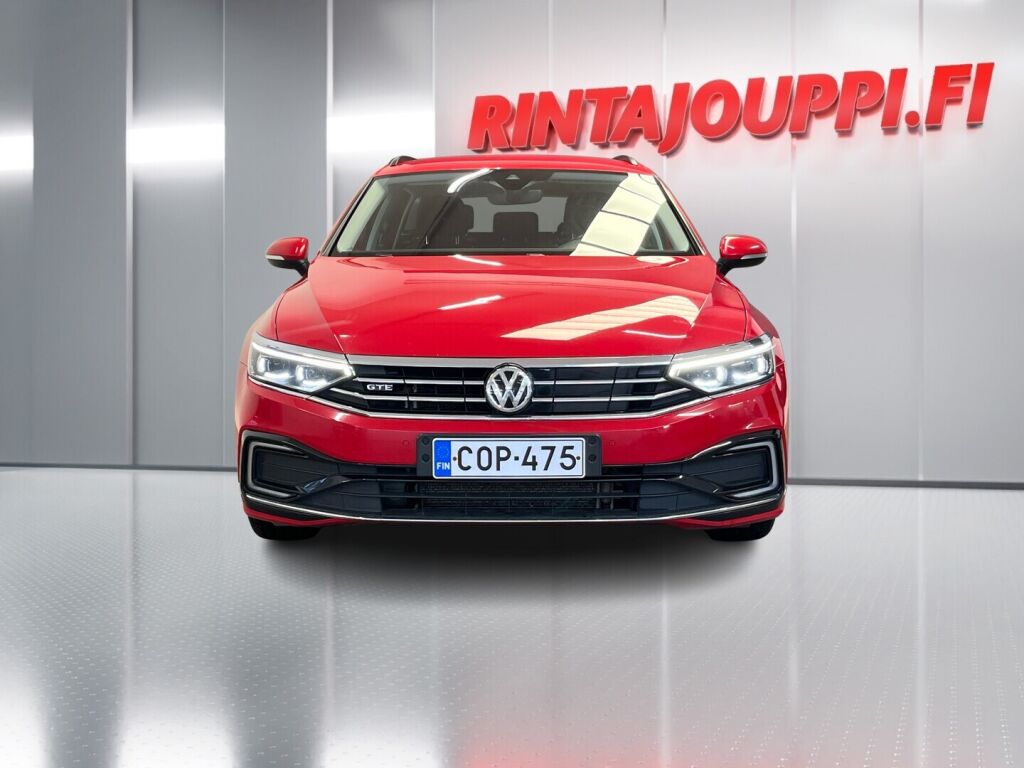Volkswagen Passat 2020 Punainen