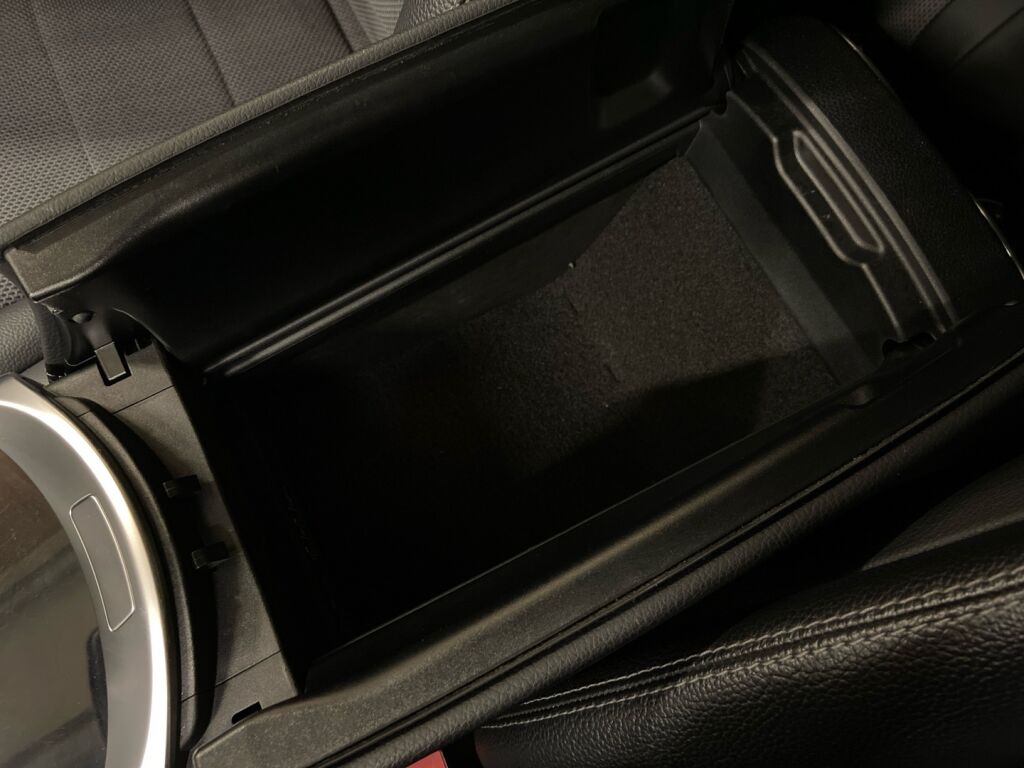 Mercedes-Benz C 2020 Musta