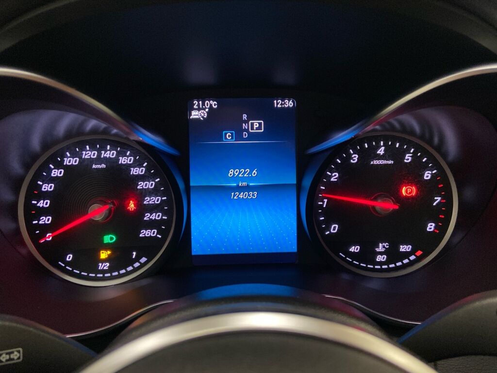 Mercedes-Benz C 2020 Musta