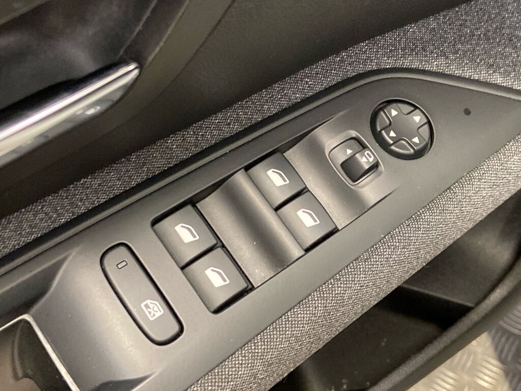 Peugeot 5008 2021 Valkoinen