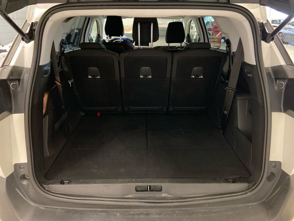 Peugeot 5008 2021 Valkoinen