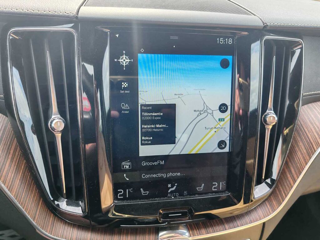 Volvo XC60 2020 Musta