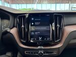 Volvo XC60 2020 Musta