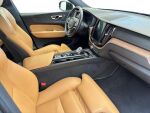 Volvo XC60 2020 Musta