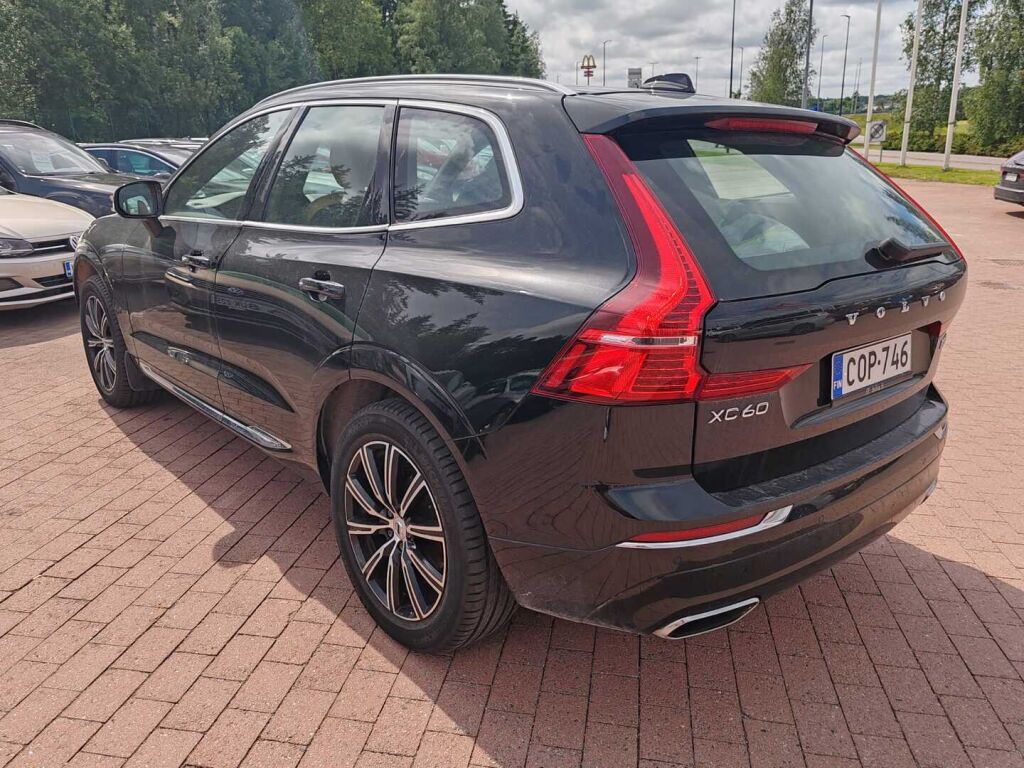Volvo XC60 2020 Musta